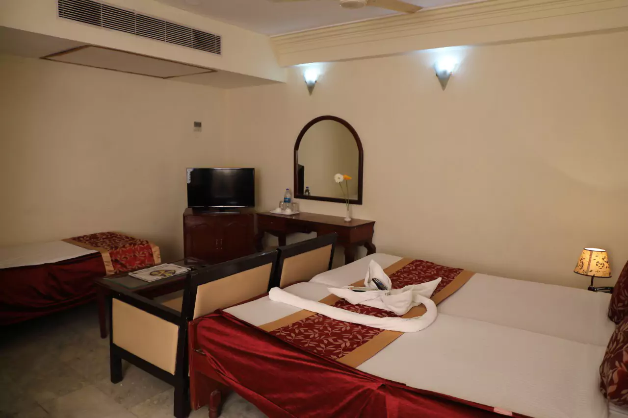Deluxe Rooms – Bhimaas Hotel Chennai