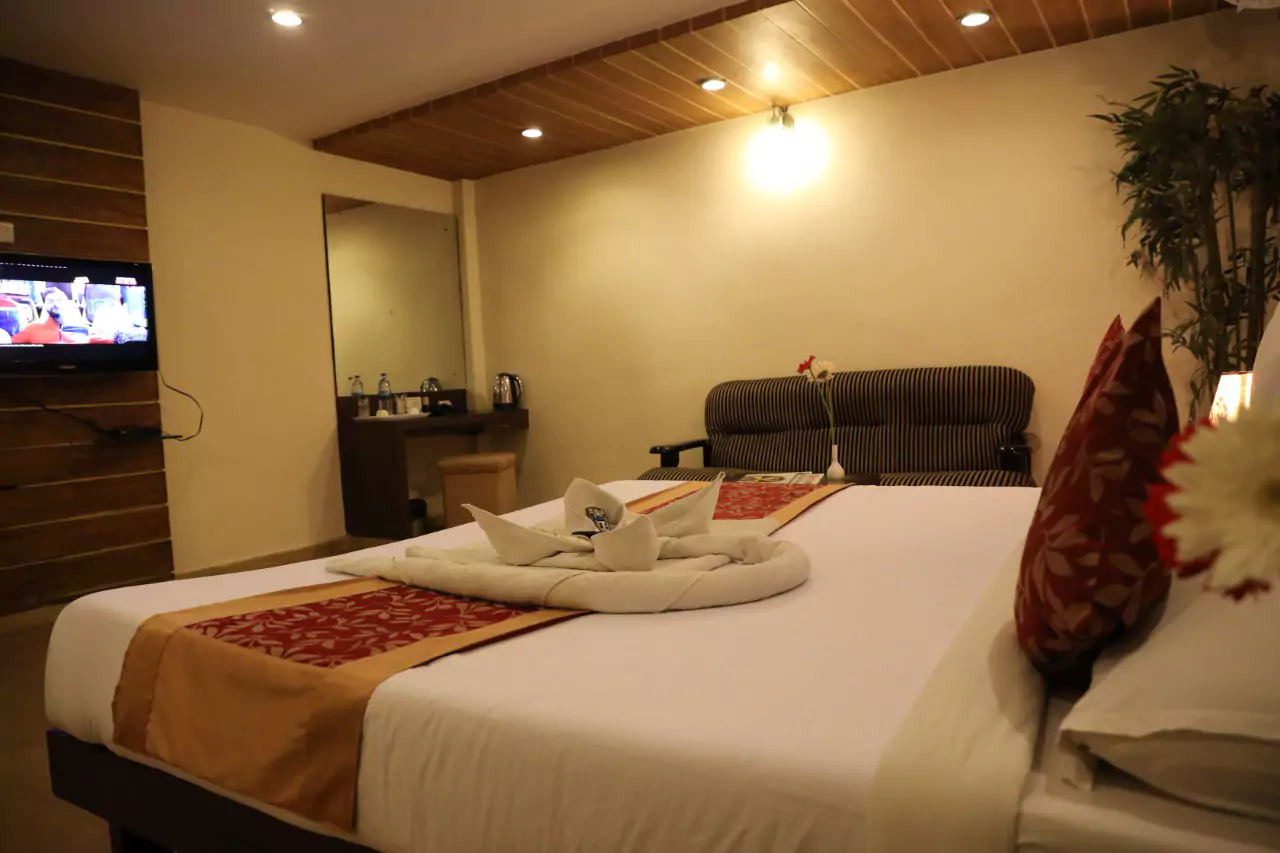 executive-deluxe3-bhimaas-temple-tree-hotel