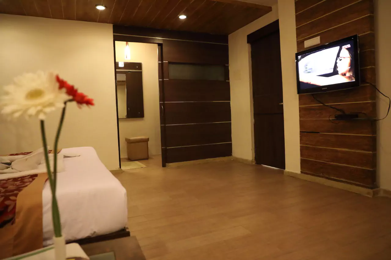 executive-deluxe5-bhimaas-temple-tree-hotel